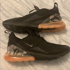 Selling the air max 270c camp